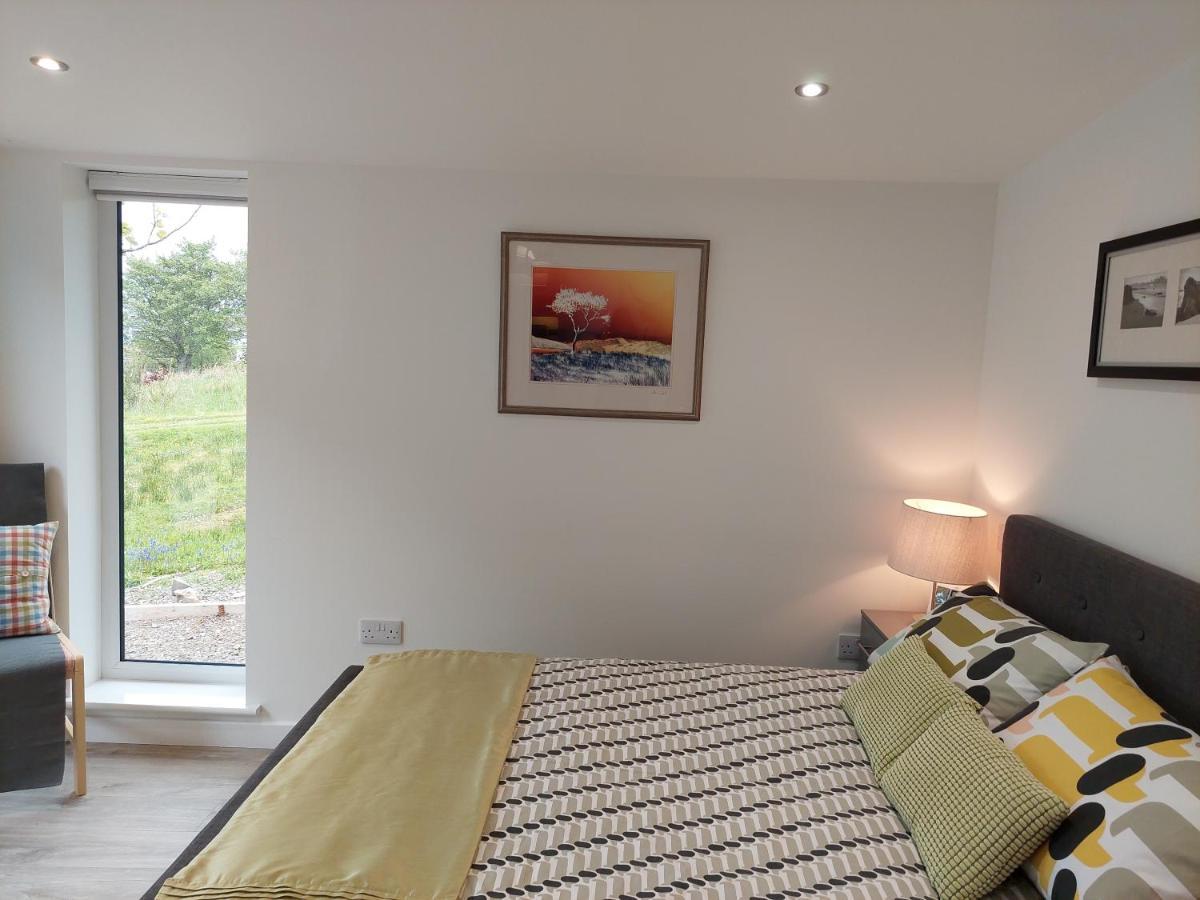Bayview Lodge New Spacious Apartment Breakish ภายนอก รูปภาพ